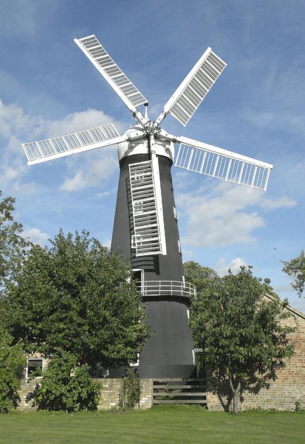The Windmill Hotel Alford  Екстериор снимка