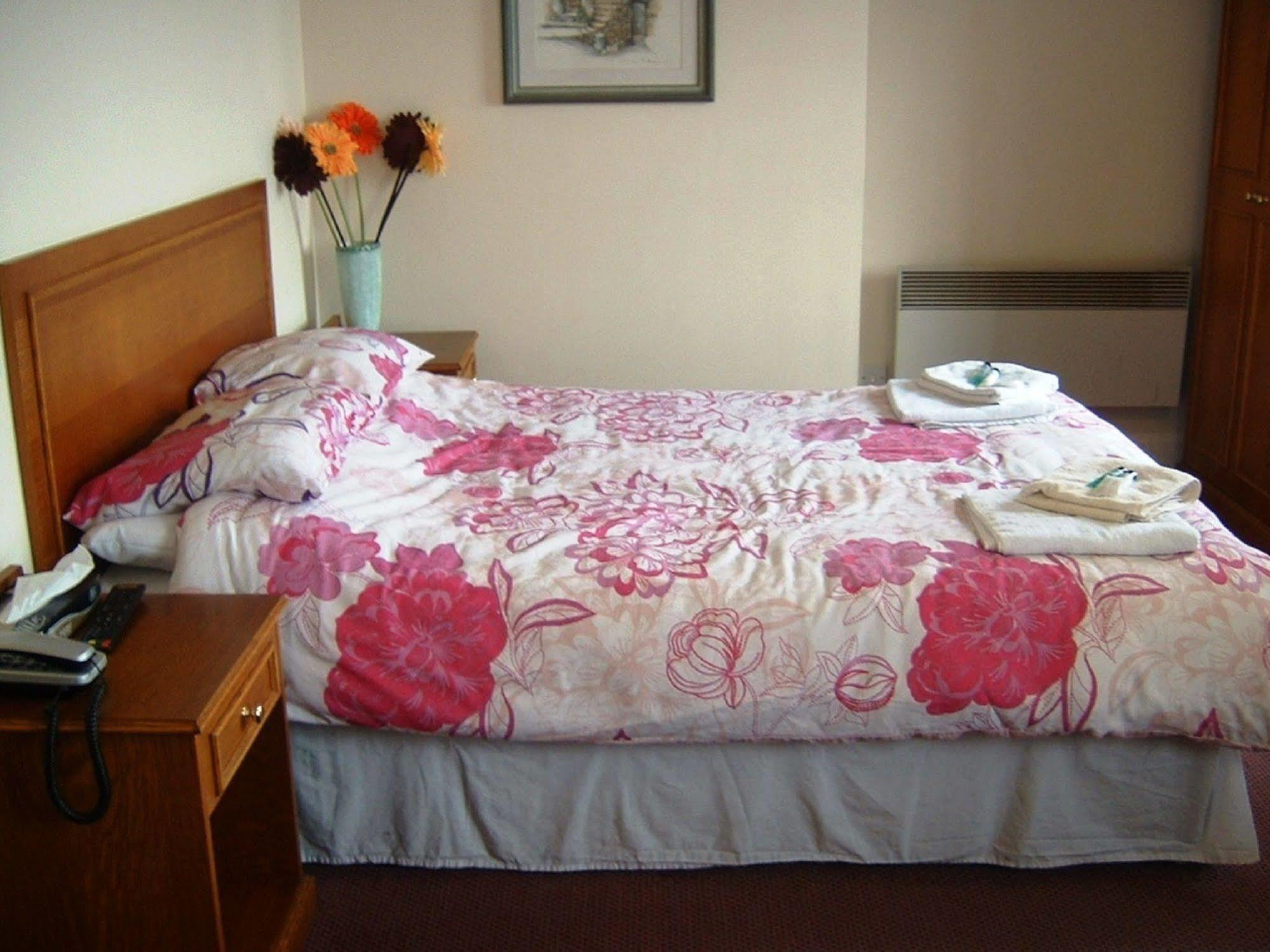 The Windmill Hotel Alford  Екстериор снимка