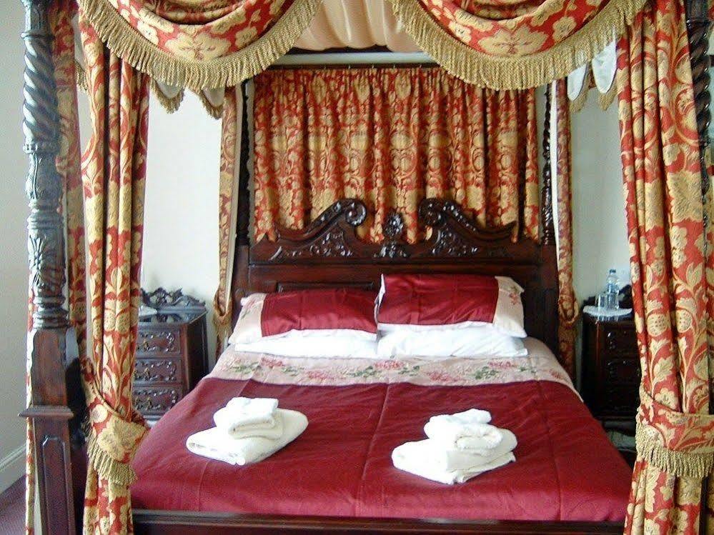 The Windmill Hotel Alford  Екстериор снимка