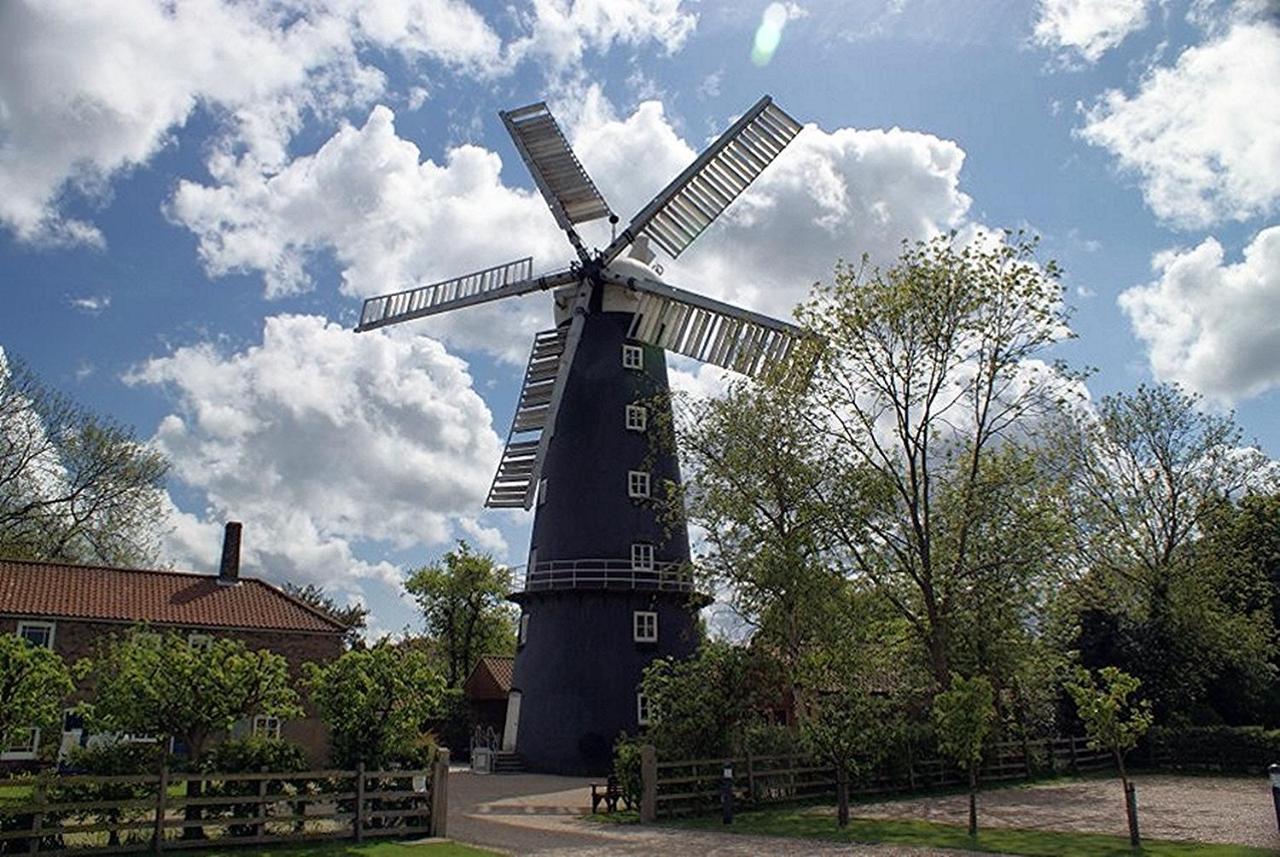 The Windmill Hotel Alford  Екстериор снимка
